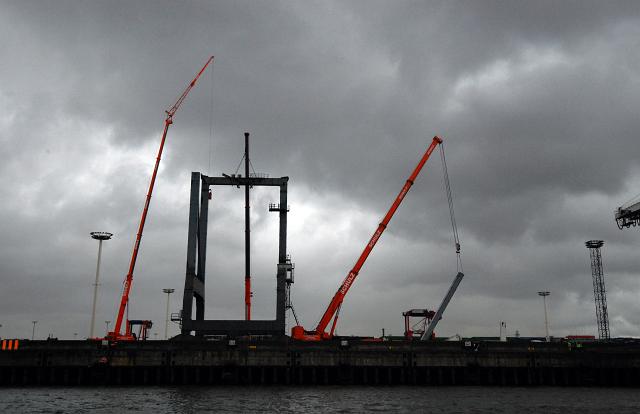 more cranes, we need more cranes